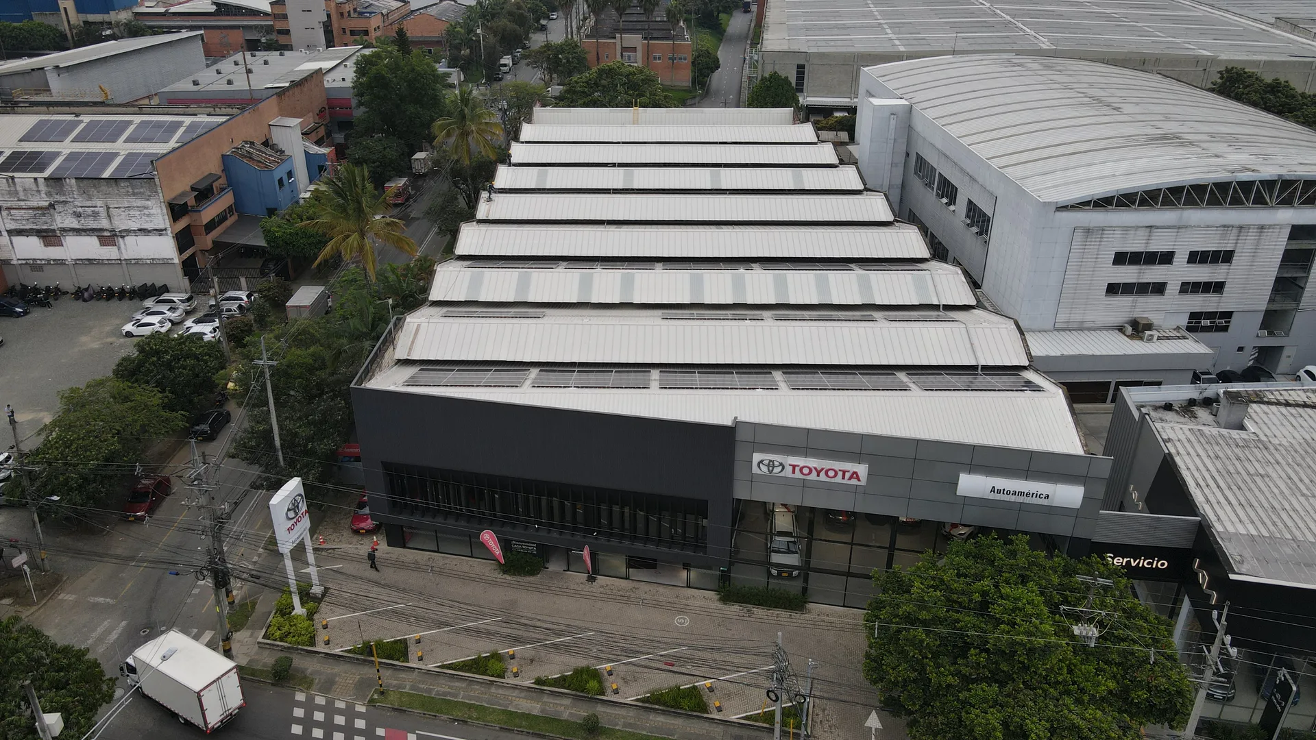 Cubierta Autoamerica Envigado · foto 3