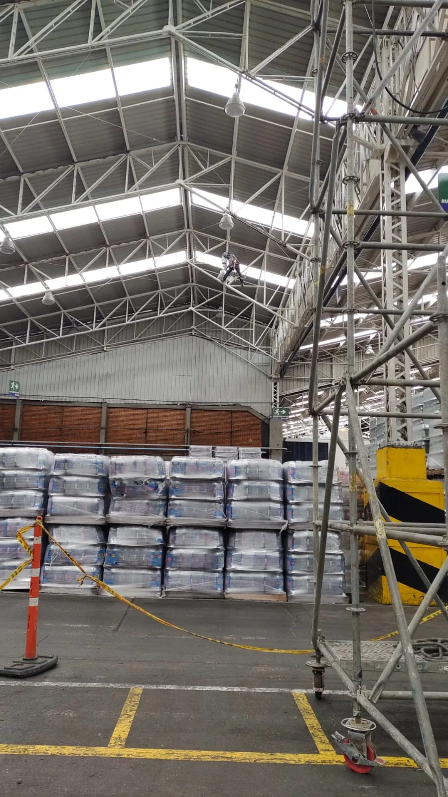 Reforzamiento cubierta Gaseosas Lux - Bogota · foto 3