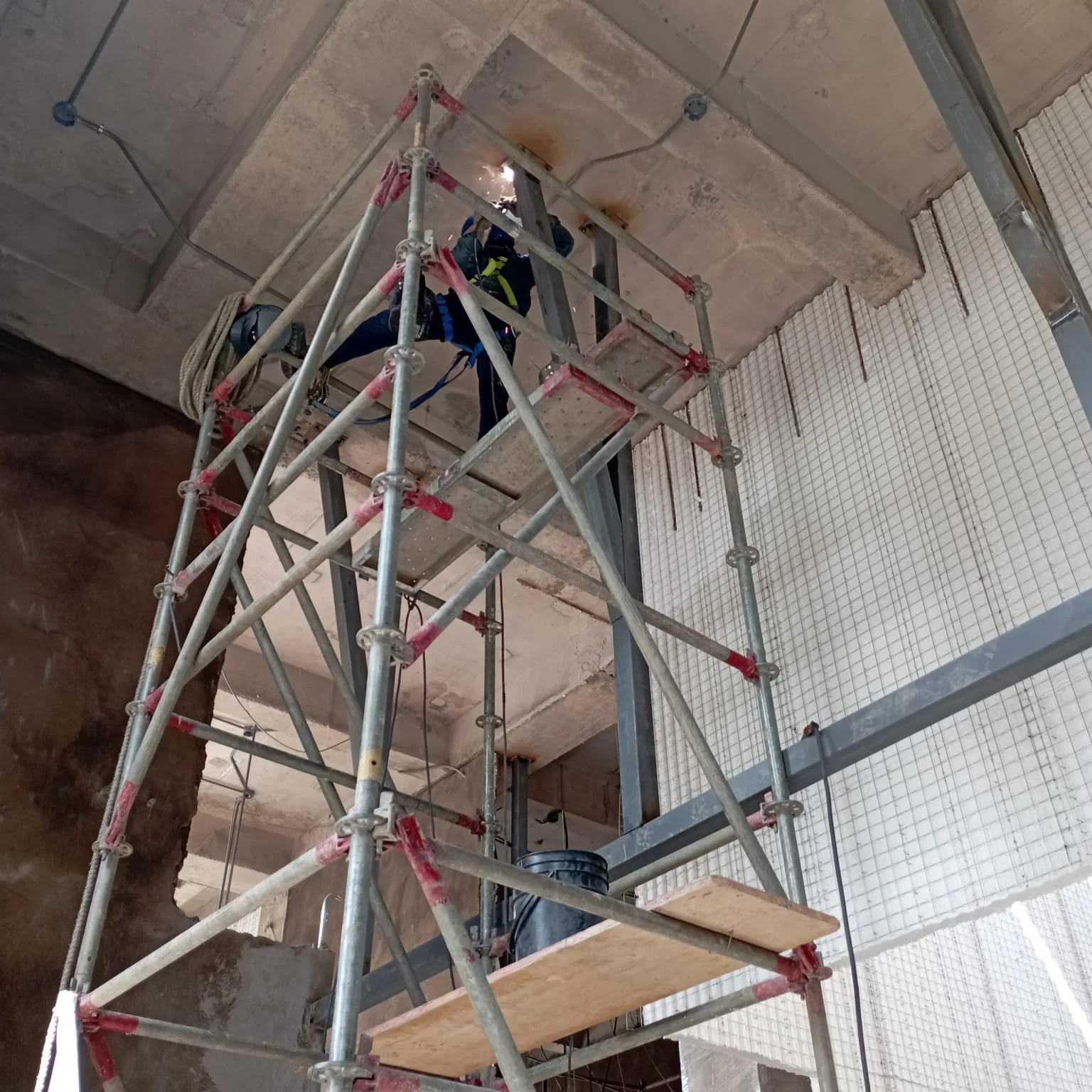 Estructuras metalicas Comfama Perpetuo Socorro · foto 3