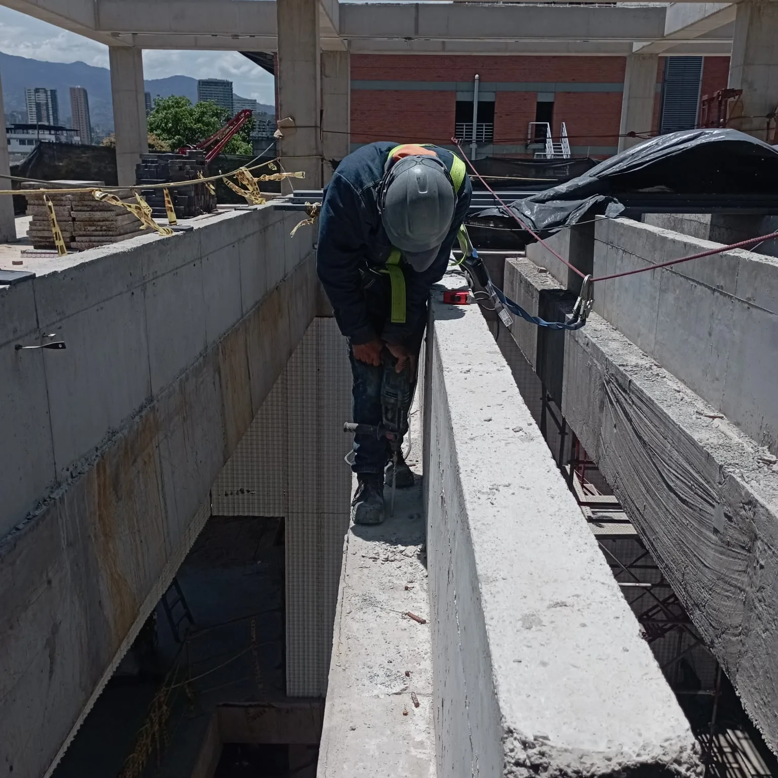 Estructuras metalicas Comfama Perpetuo Socorro · foto 4