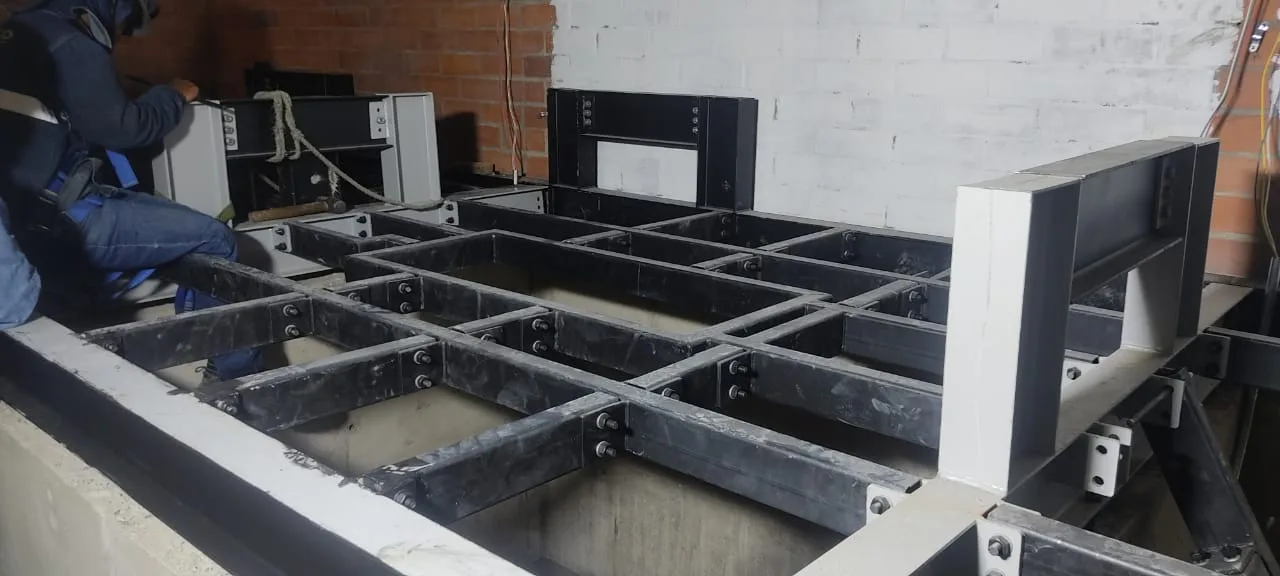 Estructura soporte ascensores Clínica Buonavitta · foto 6