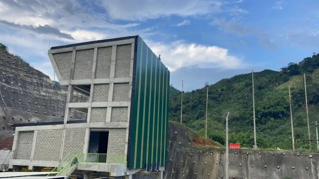 Fachada Túnel Tesalia · foto 1