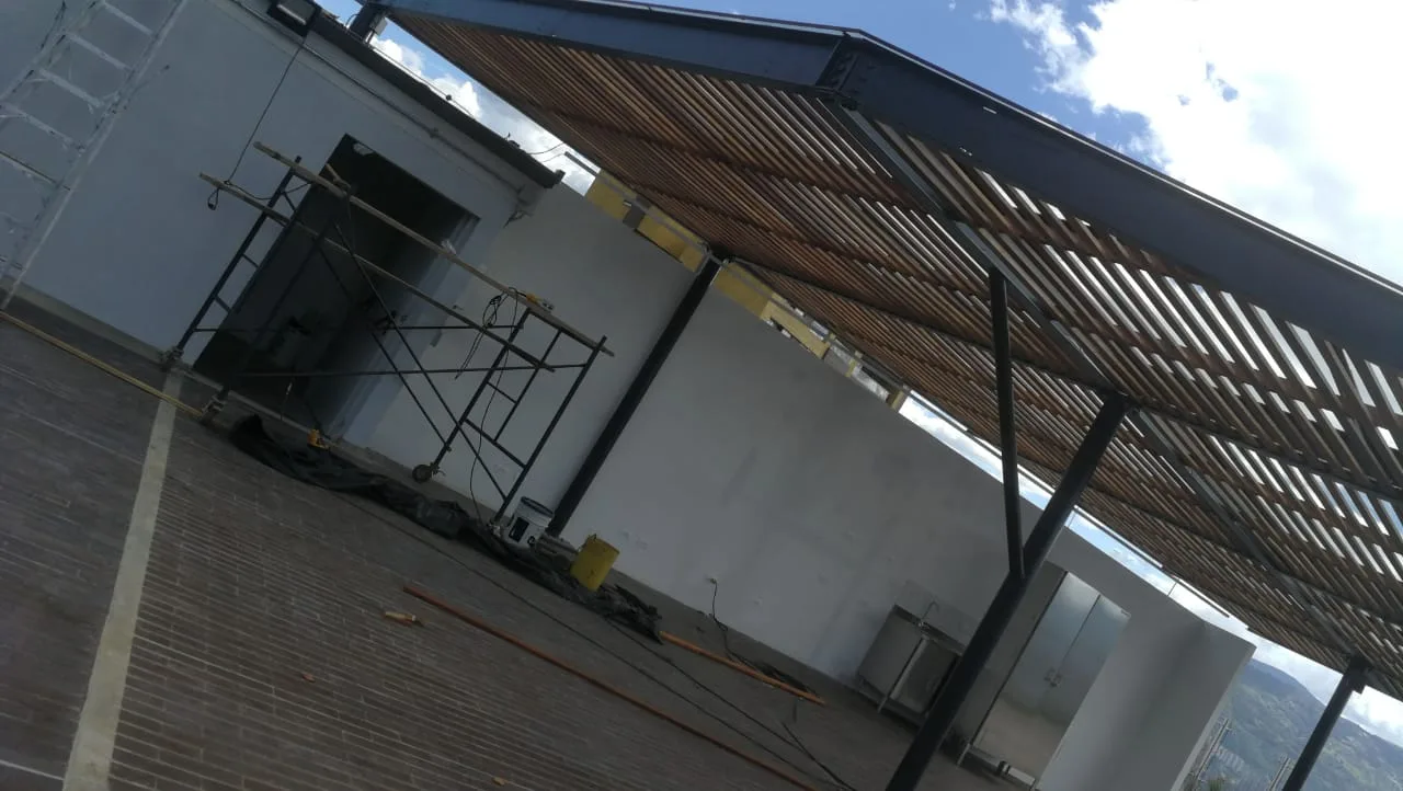 Pérgola Edificio 35 Palms · foto 2