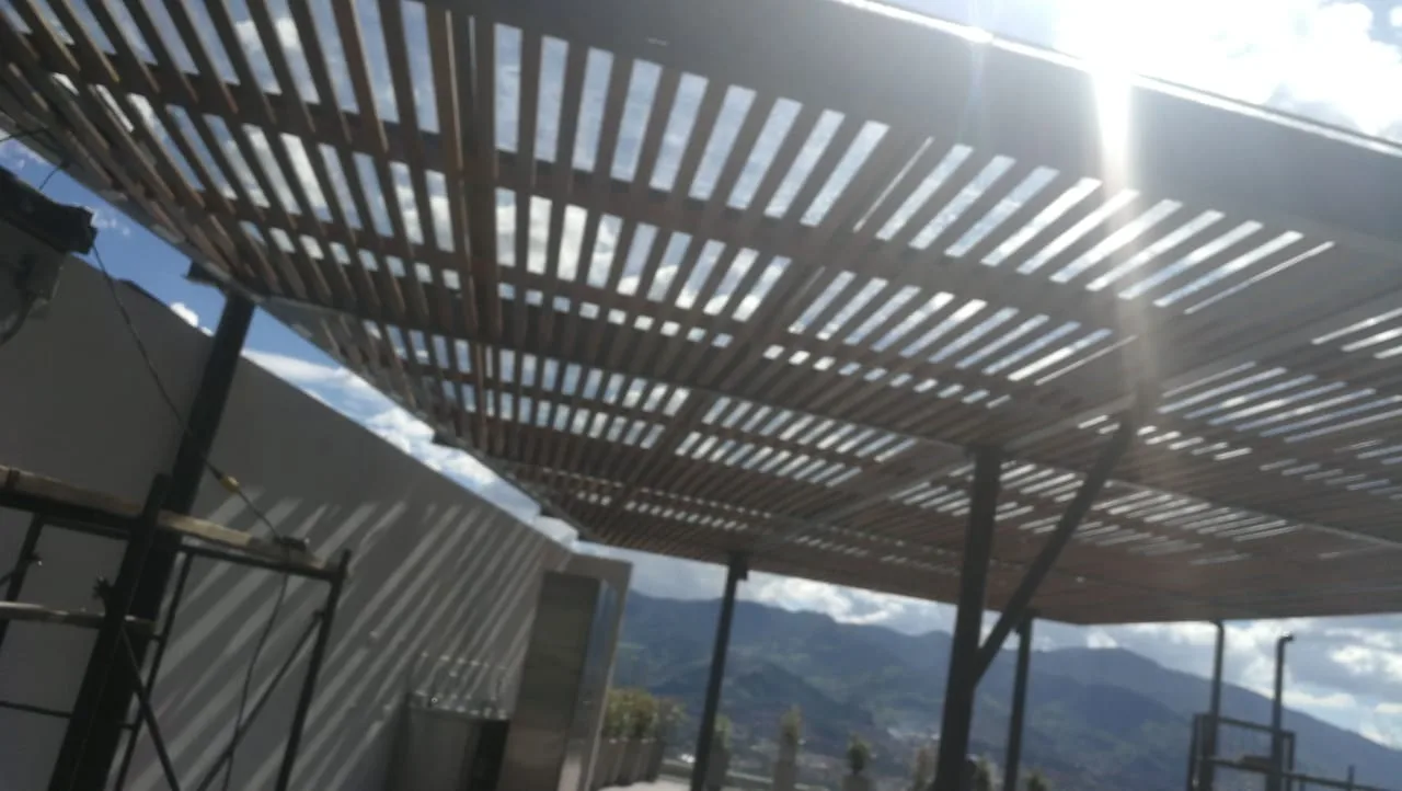 Pérgola Edificio 35 Palms · foto 3