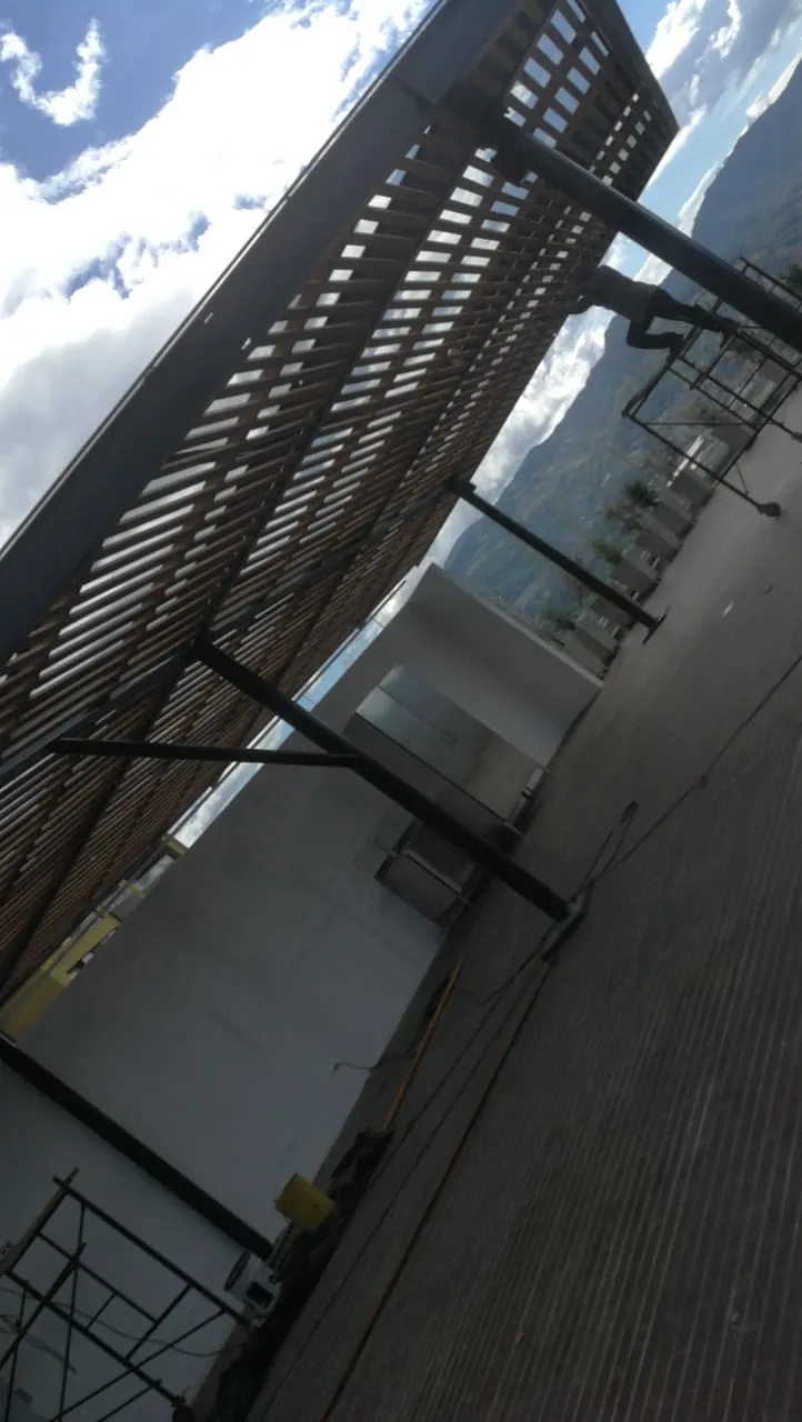 Pérgola Edificio 35 Palms · foto 4